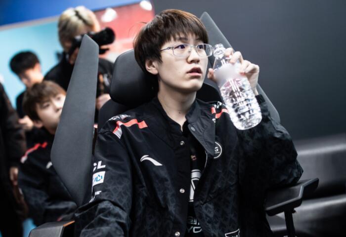 弗赖堡的比 弗赖堡的比